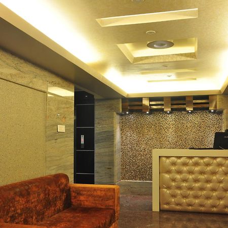 Awesome Palace Hotel Guwahati Buitenkant foto