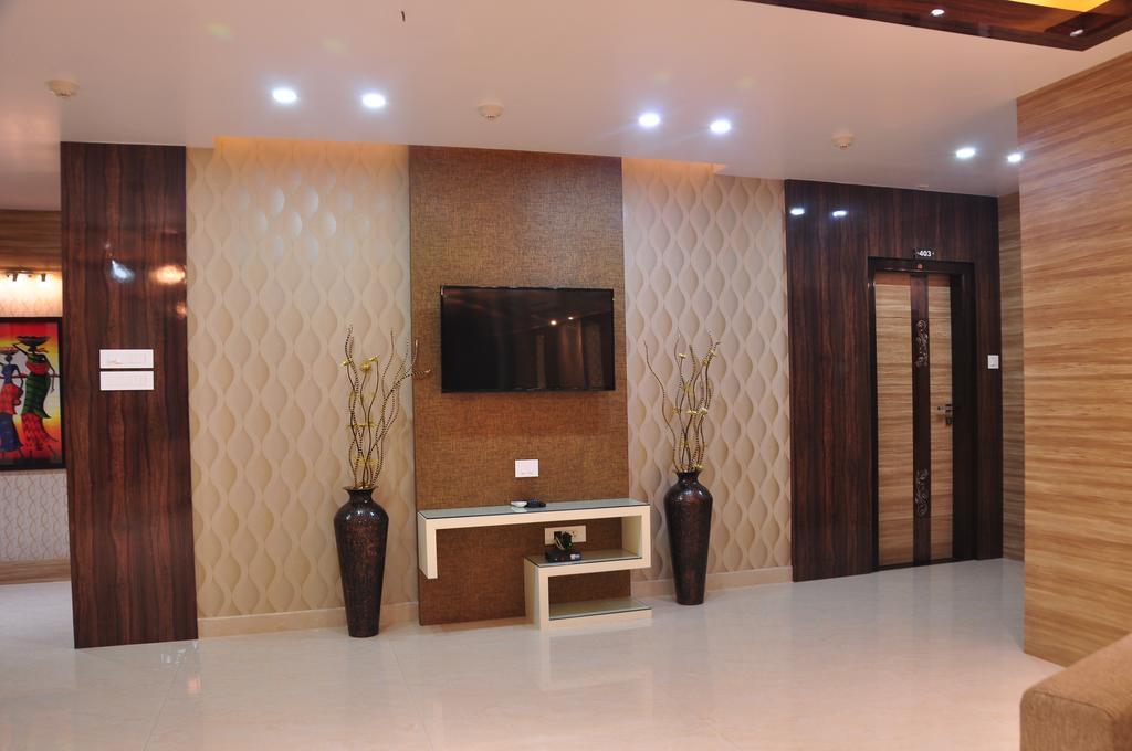Awesome Palace Hotel Guwahati Buitenkant foto